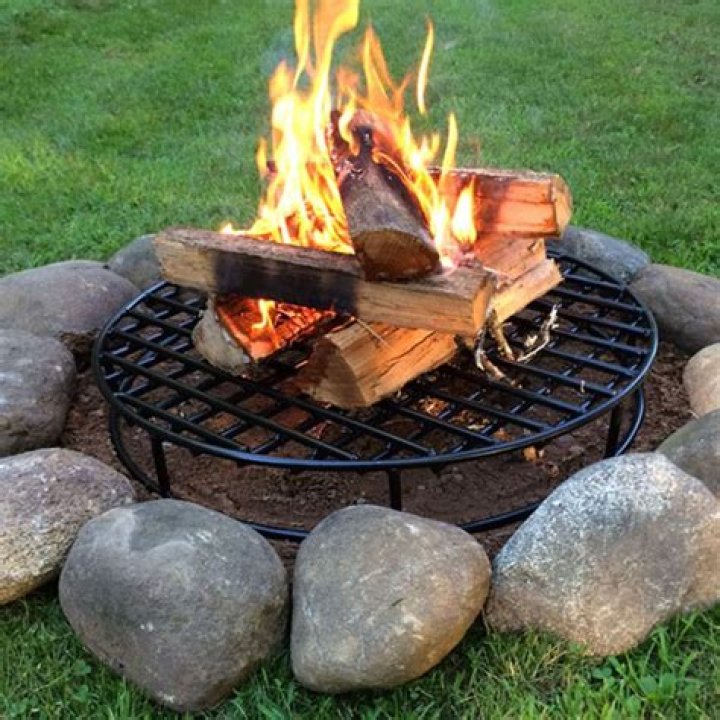 Does a fire pit need a grate