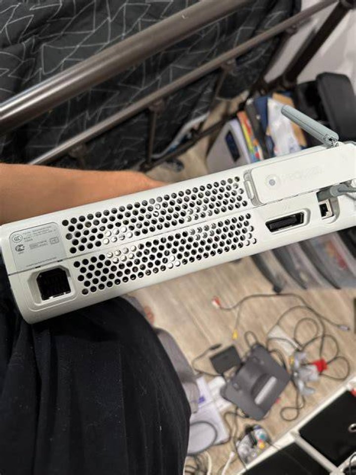 Does anyone repair Xbox 360