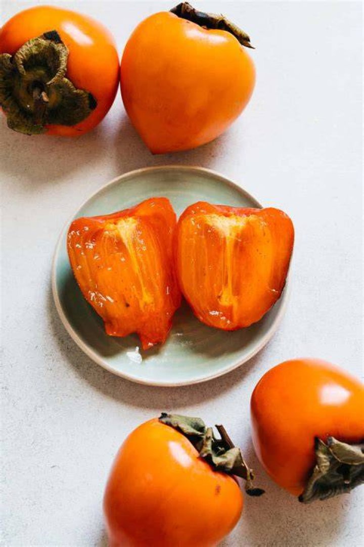 Does persimmon have a scent