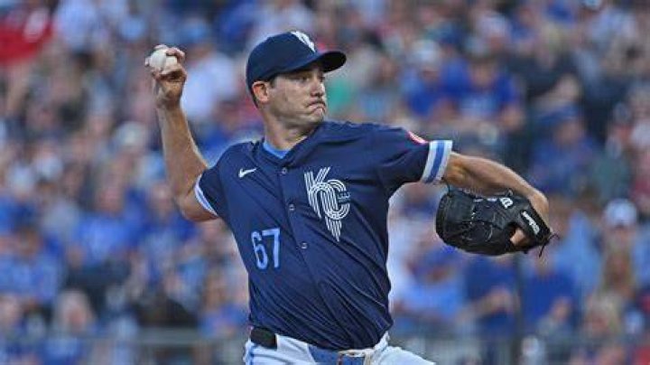 Does Seth Lugo speak Spanish