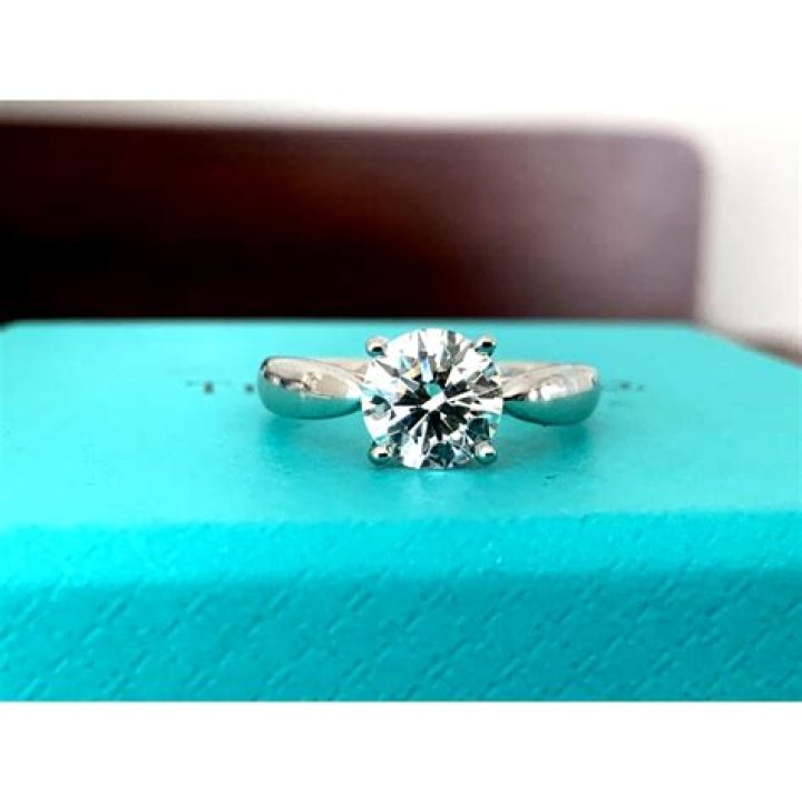 Does Tiffany do custom rings