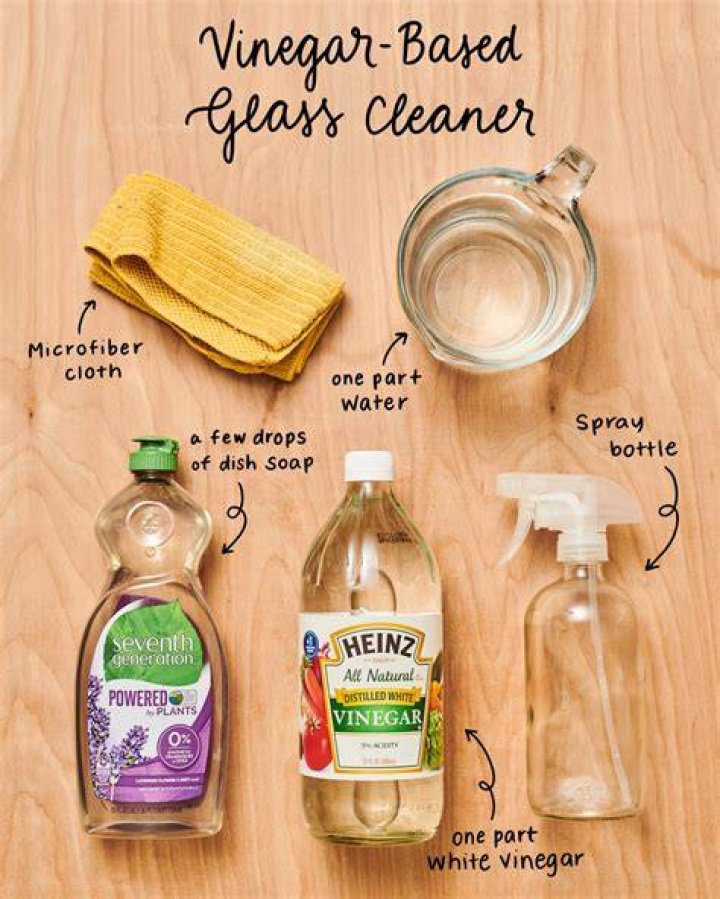 Does vinegar break soap suds