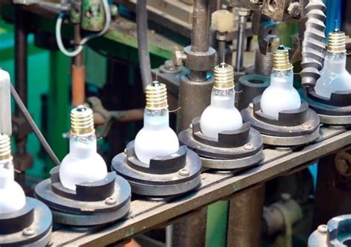 How are LED light bulbs made