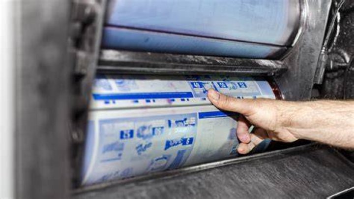 How are printing plates made