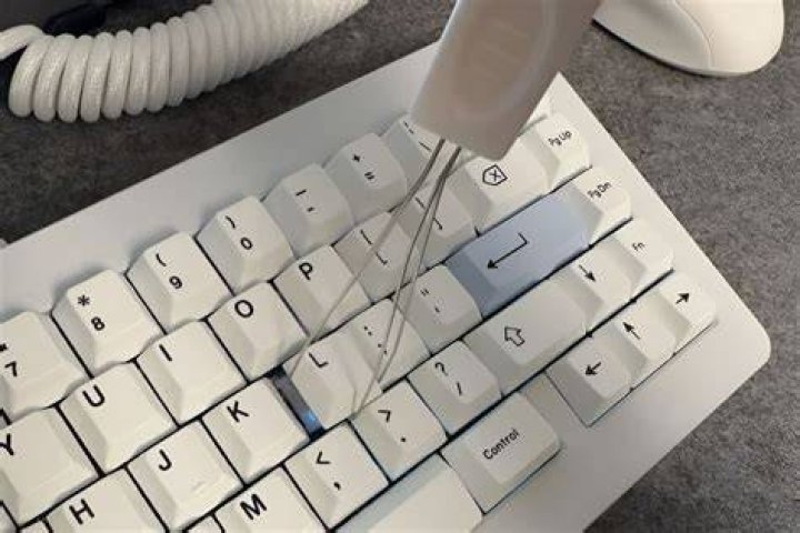 How do I remove a DSC keypad
