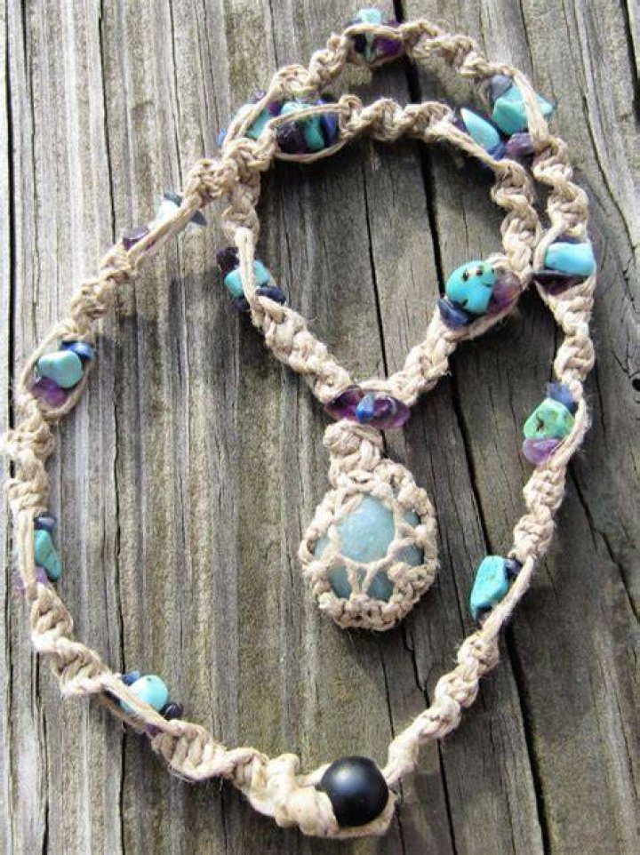How do you braid a hemp cord