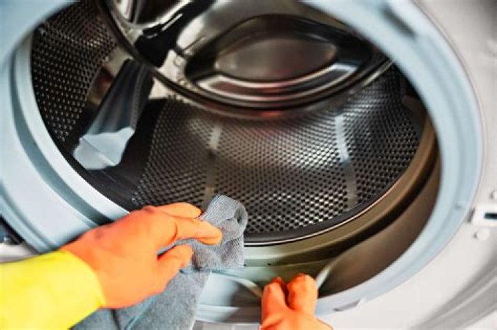 How do you clean Bootz tubs