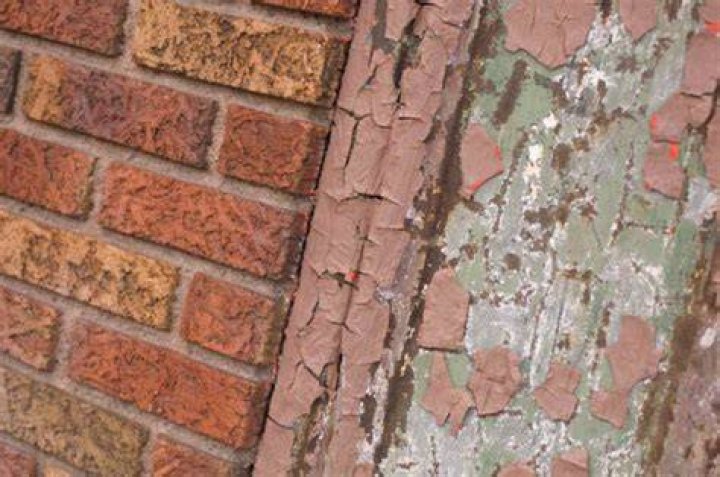 How do you fix peeling paint