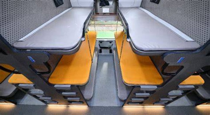 How heavy is a 2.4 m sleeper