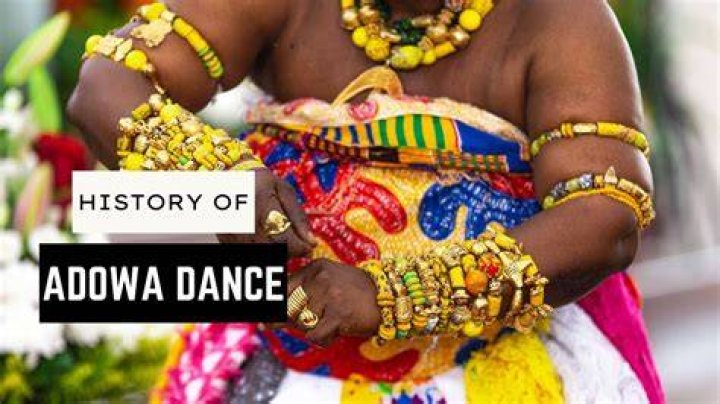 How is Adowa dance performed
