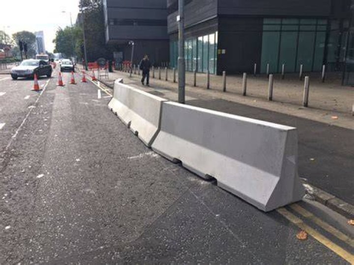 How long is a Jersey barrier