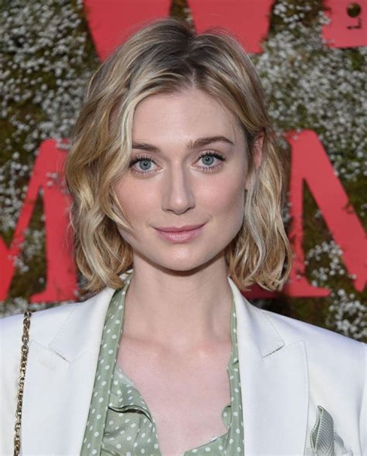 How old is Elizabeth Debicki