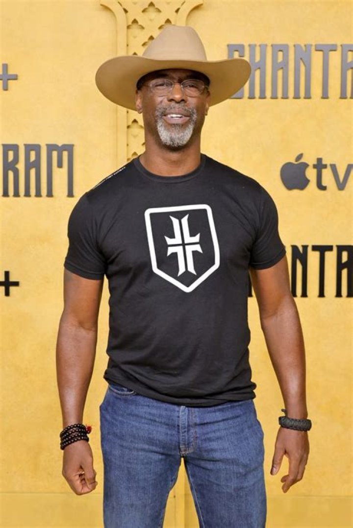 How old is Isaiah Washington
