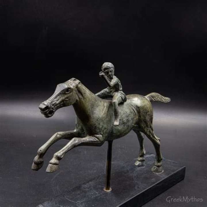 How were bronze statues made