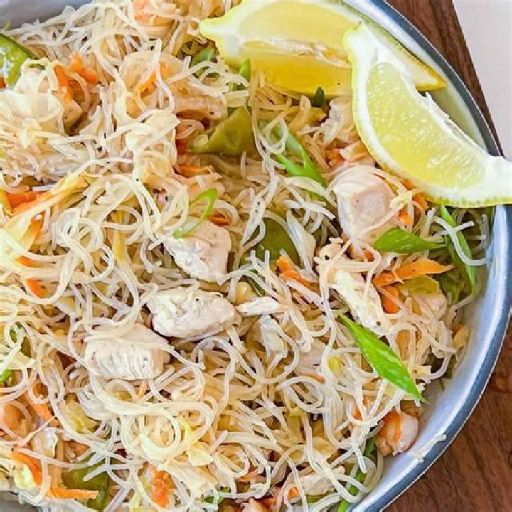 Is Pancit served hot or cold