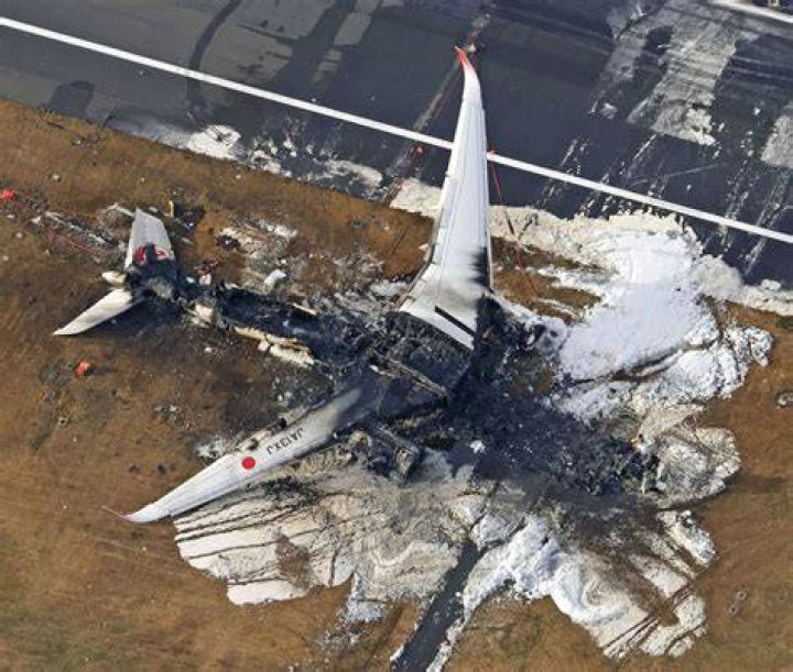 What can cause a plane crash