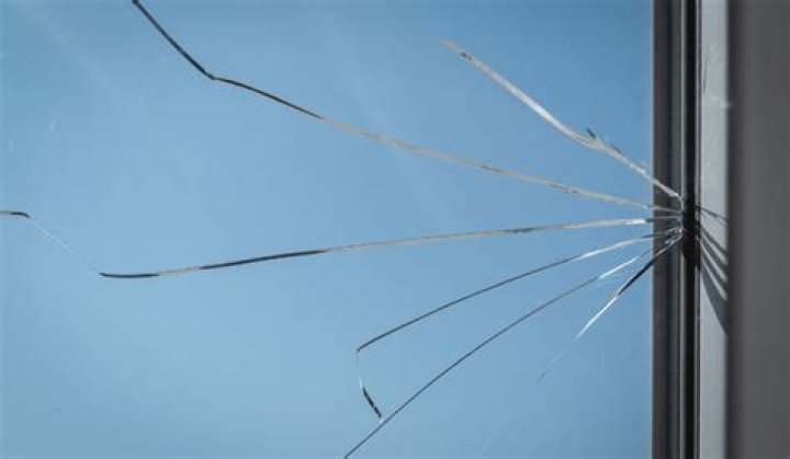 What causes a window to warp