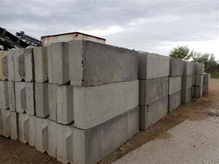 What do concrete blocks cost