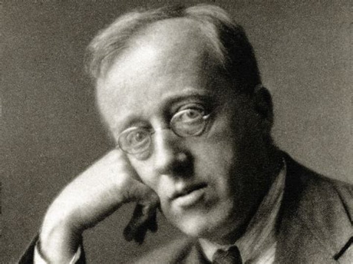 What influenced Gustav Holst