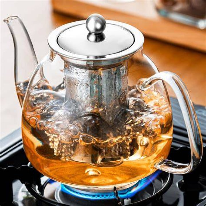 What is a tea infuser kettle