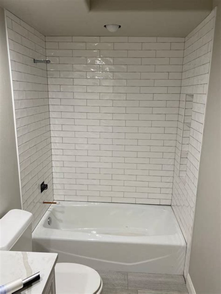 What is subway bathroom tile
