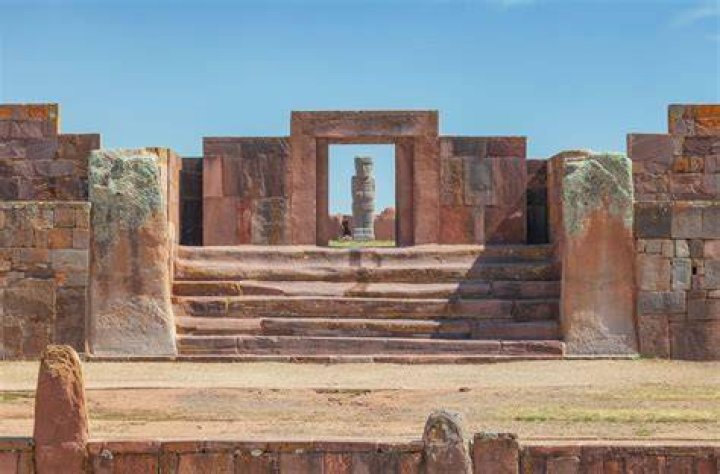 When was the Tiwanaku built