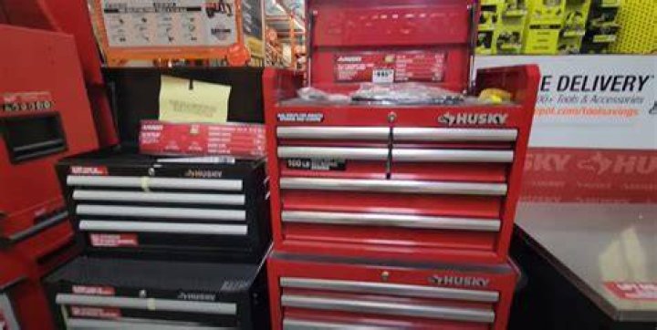 Who makes Kobalt tool chests