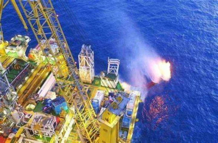 Why do oil rigs have a flame