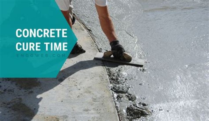 Why does wet concrete bubble